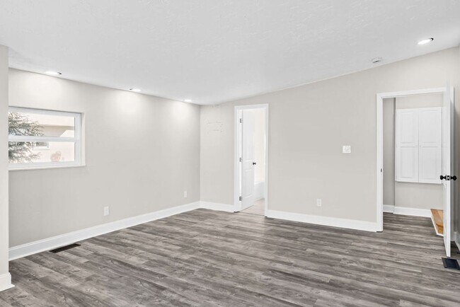 Building Photo - 2BR/2BA Cottage that's on the Rive – Minutes from Downtown Knoxville and Maryville