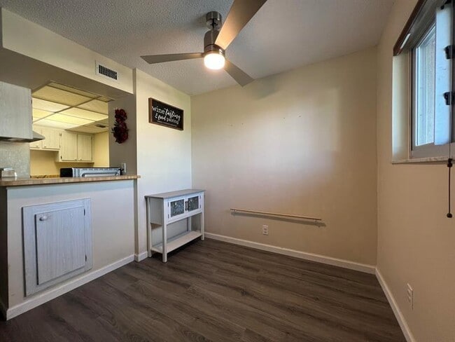 Building Photo - 1807 Fairview Villas Dr