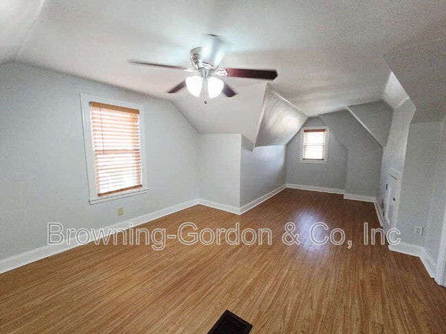 Building Photo - 1504 Riverside Dr