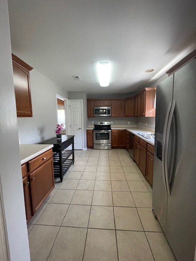 Building Photo - Maryville 37804 - 3 bedroom, 2 bath brick ...