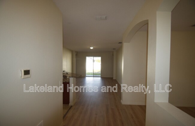 Building Photo - 823 Krenson Woods Ln