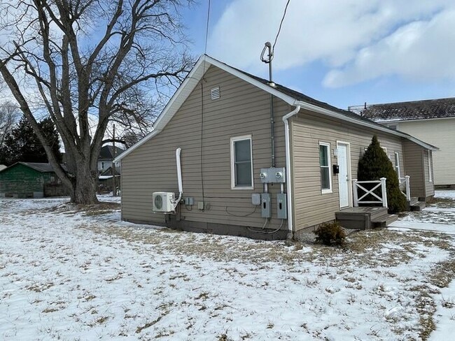 Building Photo - Charming 1-Bedroom Home in a Convenient Lo...
