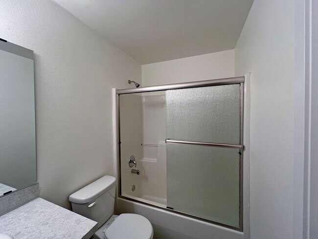 Building Photo - 16241-16243 Curry Ct SE