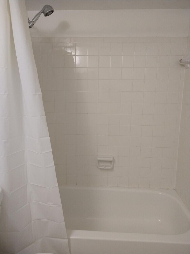 Building Photo - 8850 Royal Palm Blvd