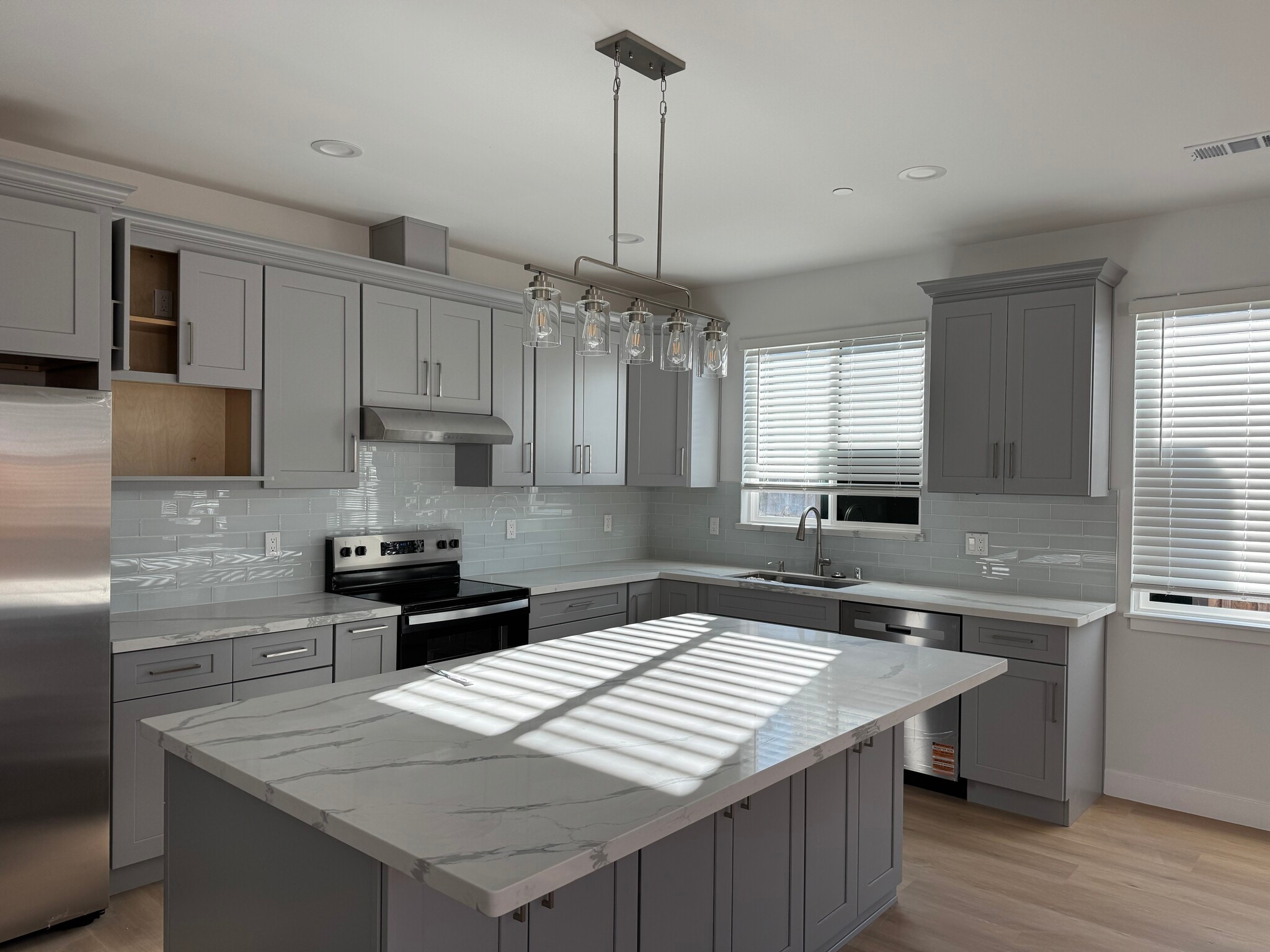 Building Photo - 3955 Haven Ave