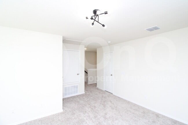 Building Photo - 5616 Cherrywood Wy