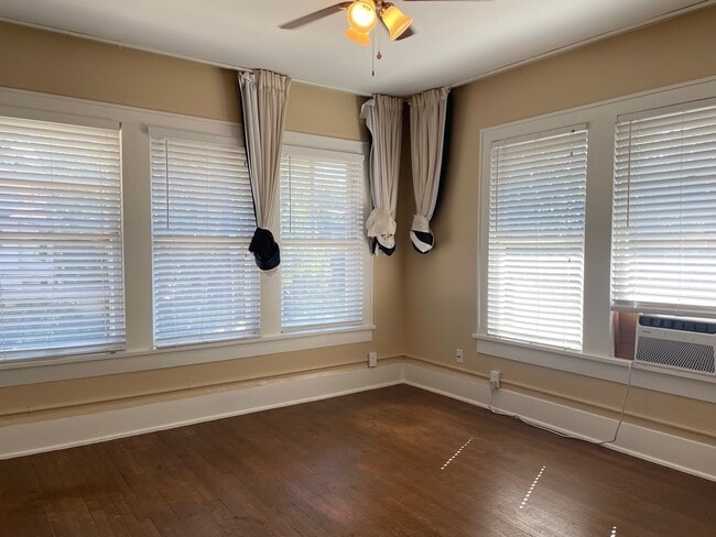 Building Photo - 510 Sul Ross St