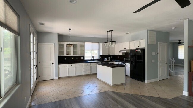Building Photo - Coming soon. Home Sweet Home!