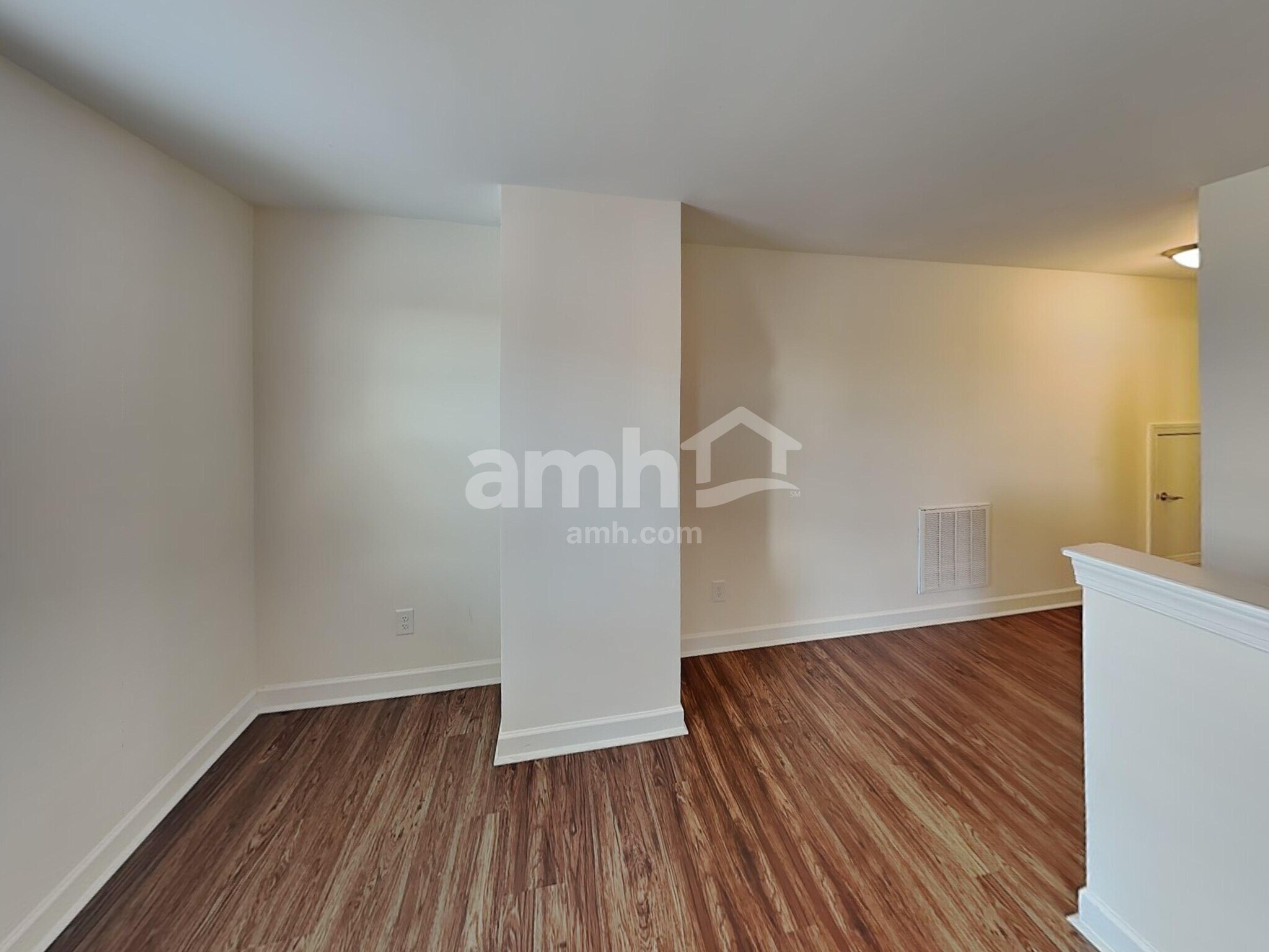 Building Photo - 4343 Freemark Dr