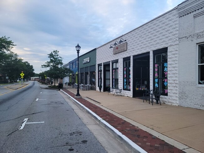 Building Photo - Build to Rent 4 Bdrm Lake Access - Luxury flooring -Stainless steel appliance - Covered Porch