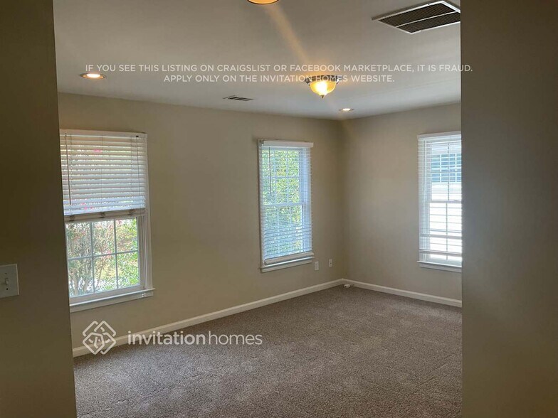 Building Photo - 799 Gardenside Cir SE