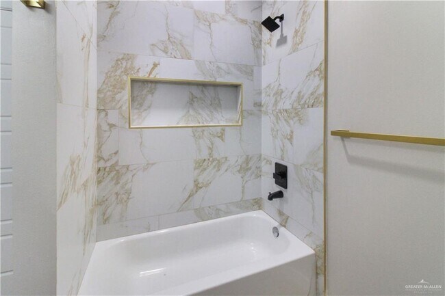 Building Photo - 15 S Athol St