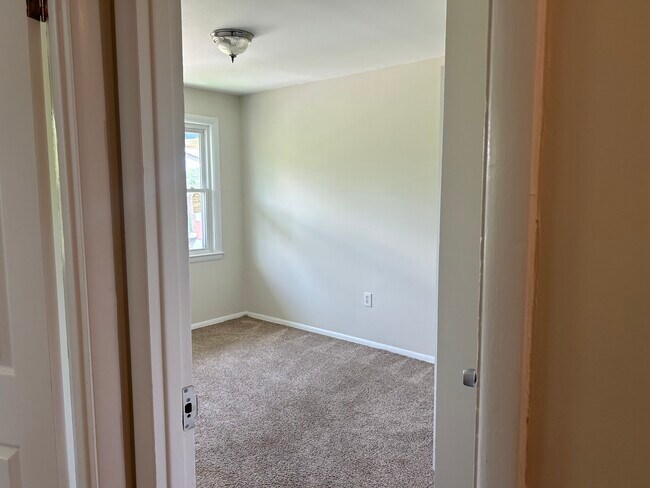 Building Photo - 4820 Midline Rd
