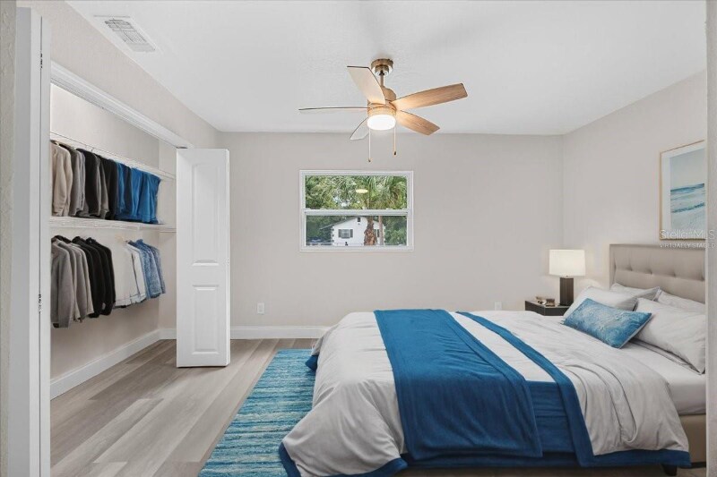 Building Photo - 1906 E Ida St