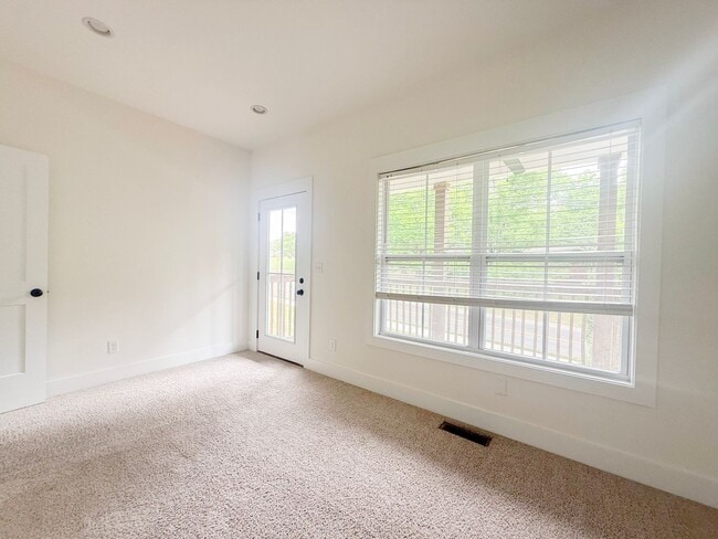 Building Photo - Spacious 4-Bedroom Townhome on Allison Way with Pool Access Near TTU