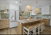 Building Photo - 626 E Palomino Dr