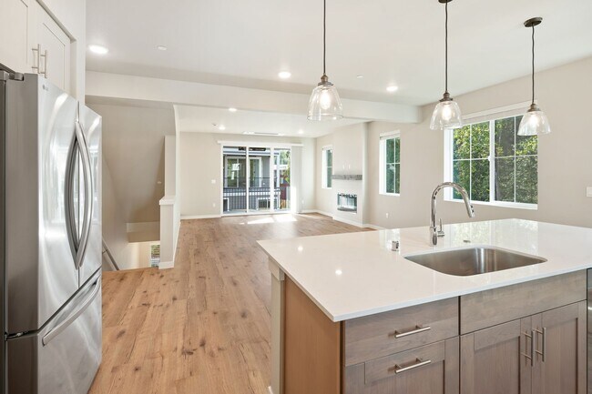 Building Photo - NEW Bothell Townhome | 4 Bedroom | $3,900