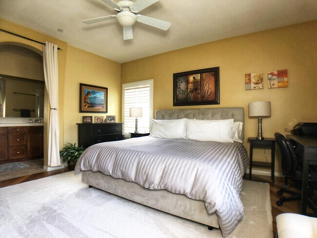 Primary Bedroom - 15213 Linden Way