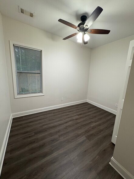 Building Photo - 1473 Connally Ave SW