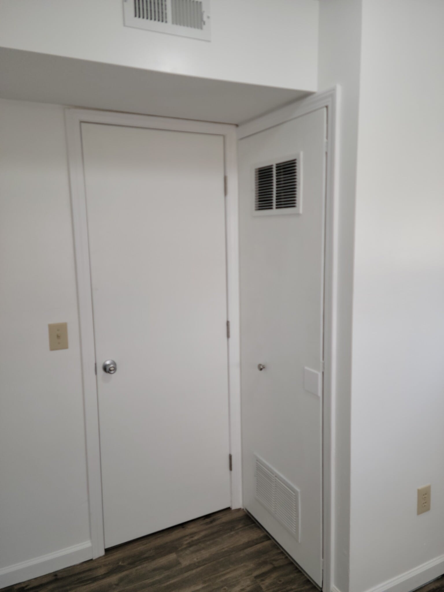 Rear Bedroom - 836 Oak Hill Rd