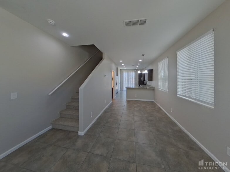 Building Photo - 10336 W Devonshire Ave