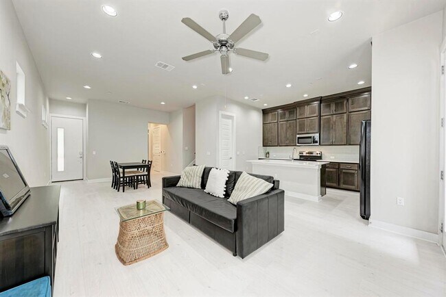 Building Photo - 3108 E 51st St