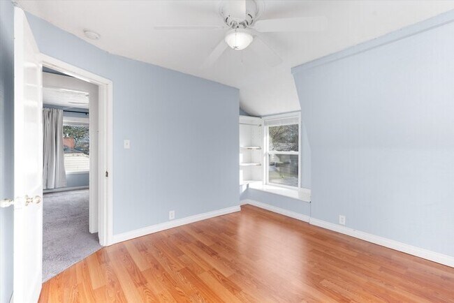 Building Photo - 657 22nd Ave