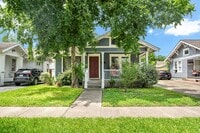 Building Photo - 725 Peddie St