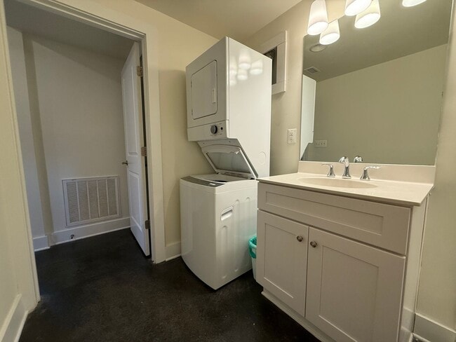 Building Photo - 514-B Trailside Avenue - Cozy 1BR Apartment on Pantops!