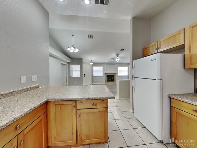 Building Photo - 5565 E Cy Young Dr