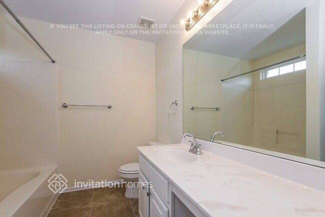 Building Photo - 9220 Meadowmont View Dr