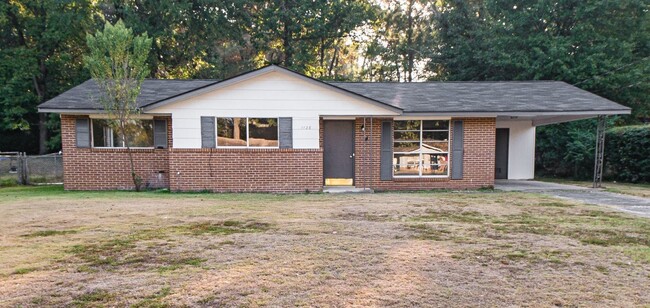 Primary Photo - Coming Soon in East Columbus! Available Se...