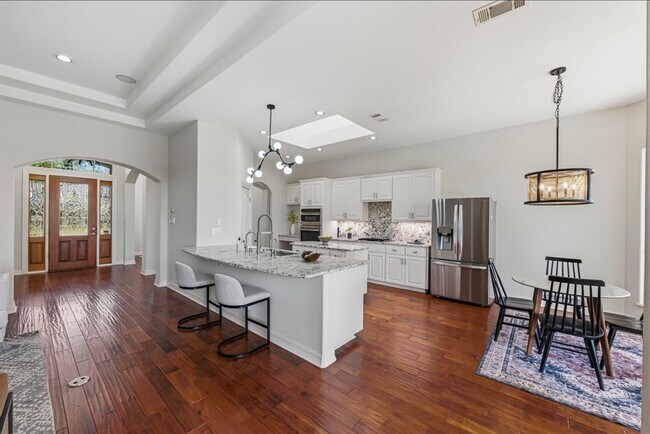 Building Photo - 13725 Madrone Mountain Way