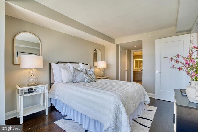 Building Photo - 925 N Fairfax St