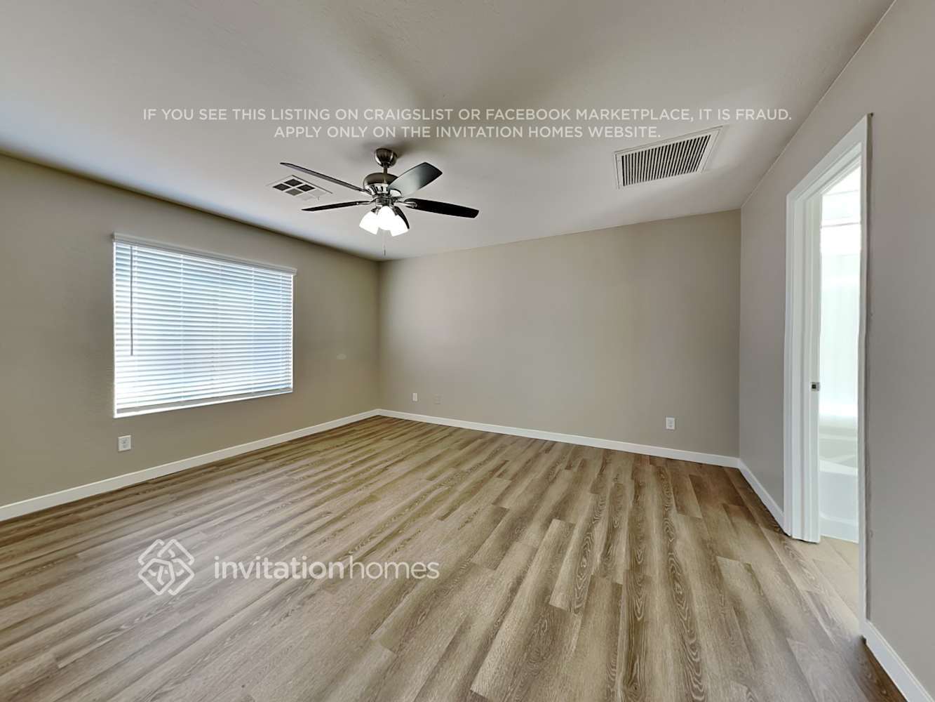 Building Photo - 927 S 239th Ln