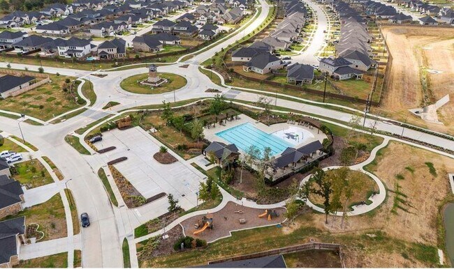 Building Photo - 31319 Whitfield Ct