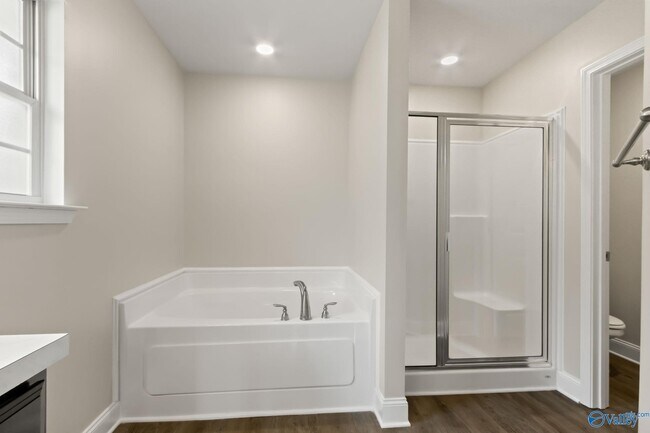 Building Photo - 122 Ardsley Dr