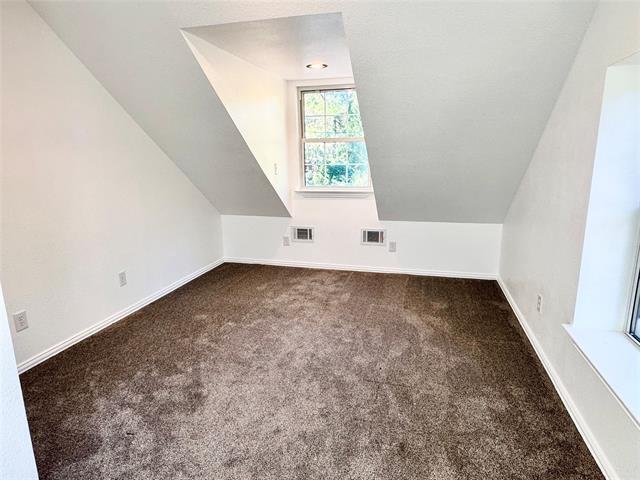 Building Photo - 921 Bradleys Bend