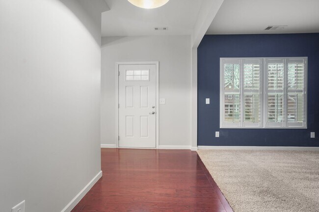 Building Photo - 2040 Towering Oaks Drive