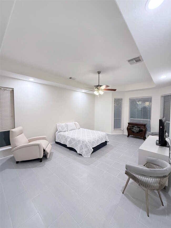 Building Photo - 18406 S Roaring River Ct