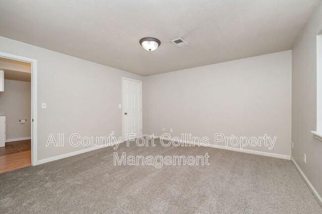Building Photo - 224 Whitney Bay
