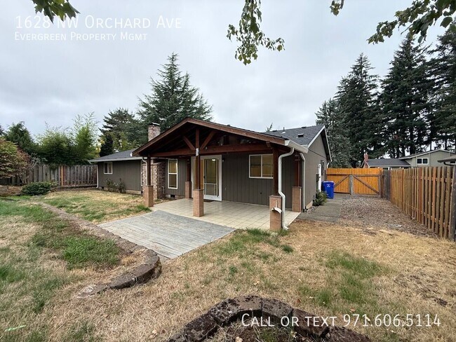 Building Photo - 1628 NW Orchard Ave