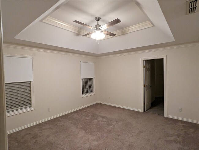 Building Photo - 2030 N Hailey Dr
