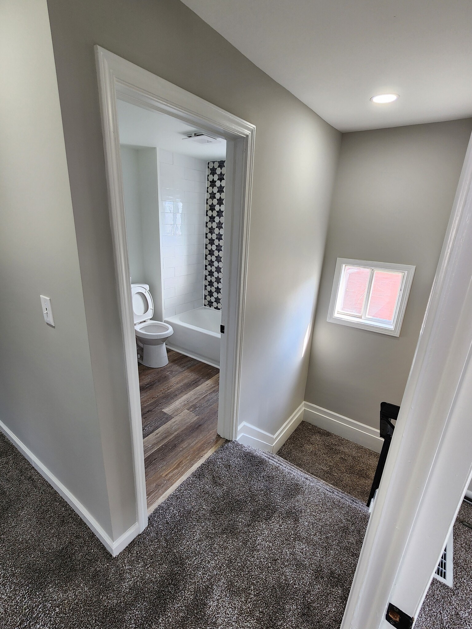 Building Photo - 334 Moyhend St