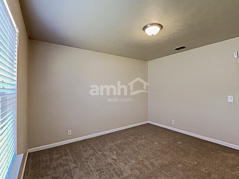 Building Photo - 4489 Lavergne Couchville Pike