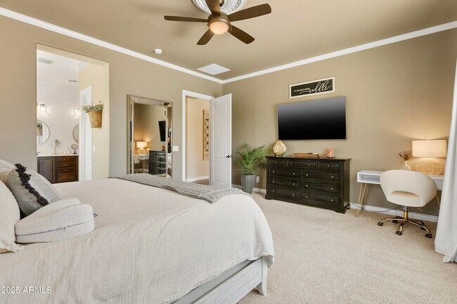 Building Photo - 5803 E Parnell Dr