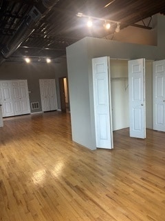 Building Photo - 2046 W Grand Ave