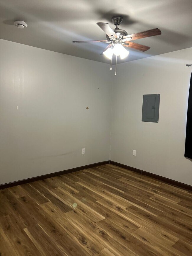 Building Photo - Venus Dr/3367