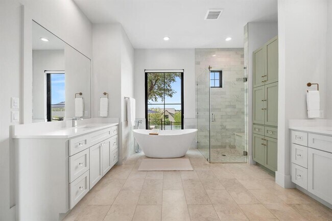 Building Photo - 703 Serene Estates Dr