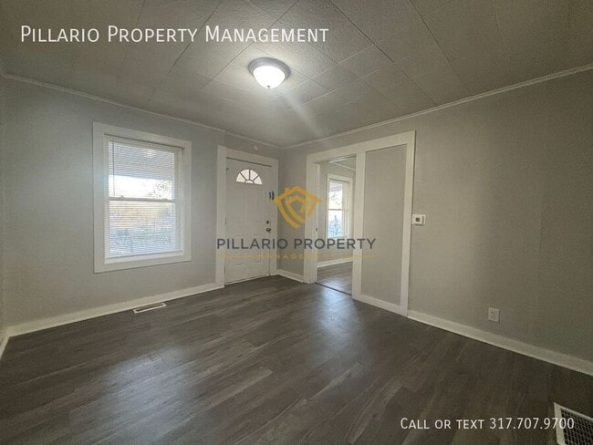 Building Photo - 555 S Harris Ave